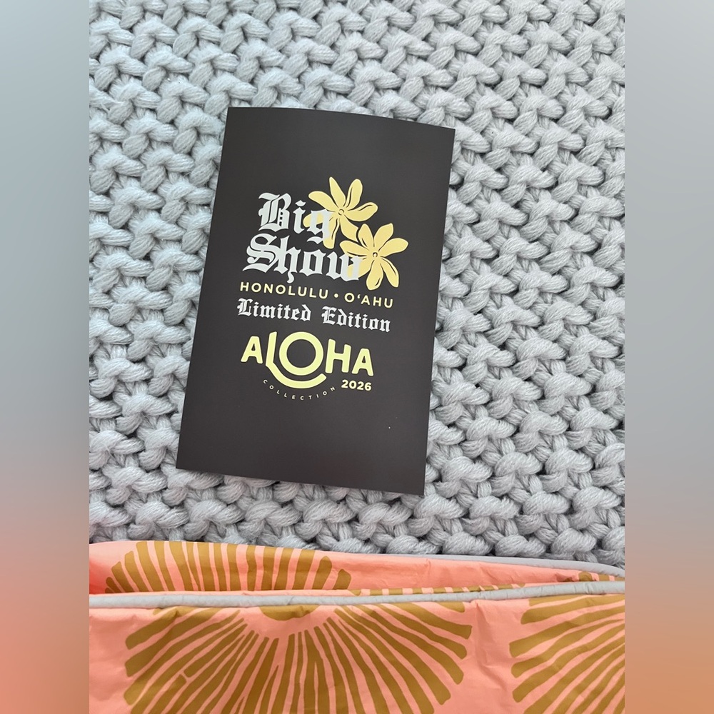 Aloha Collection• SUPER SPECIAL LIMITED EDITION DOPP KIT in OPIHI NUI - Picture 4 of 9